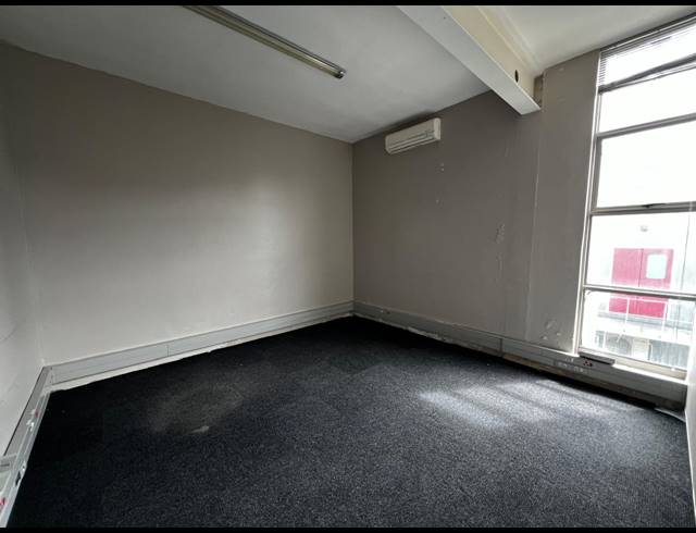 343M² OFFICE TO LET IN WOODSTOCK
